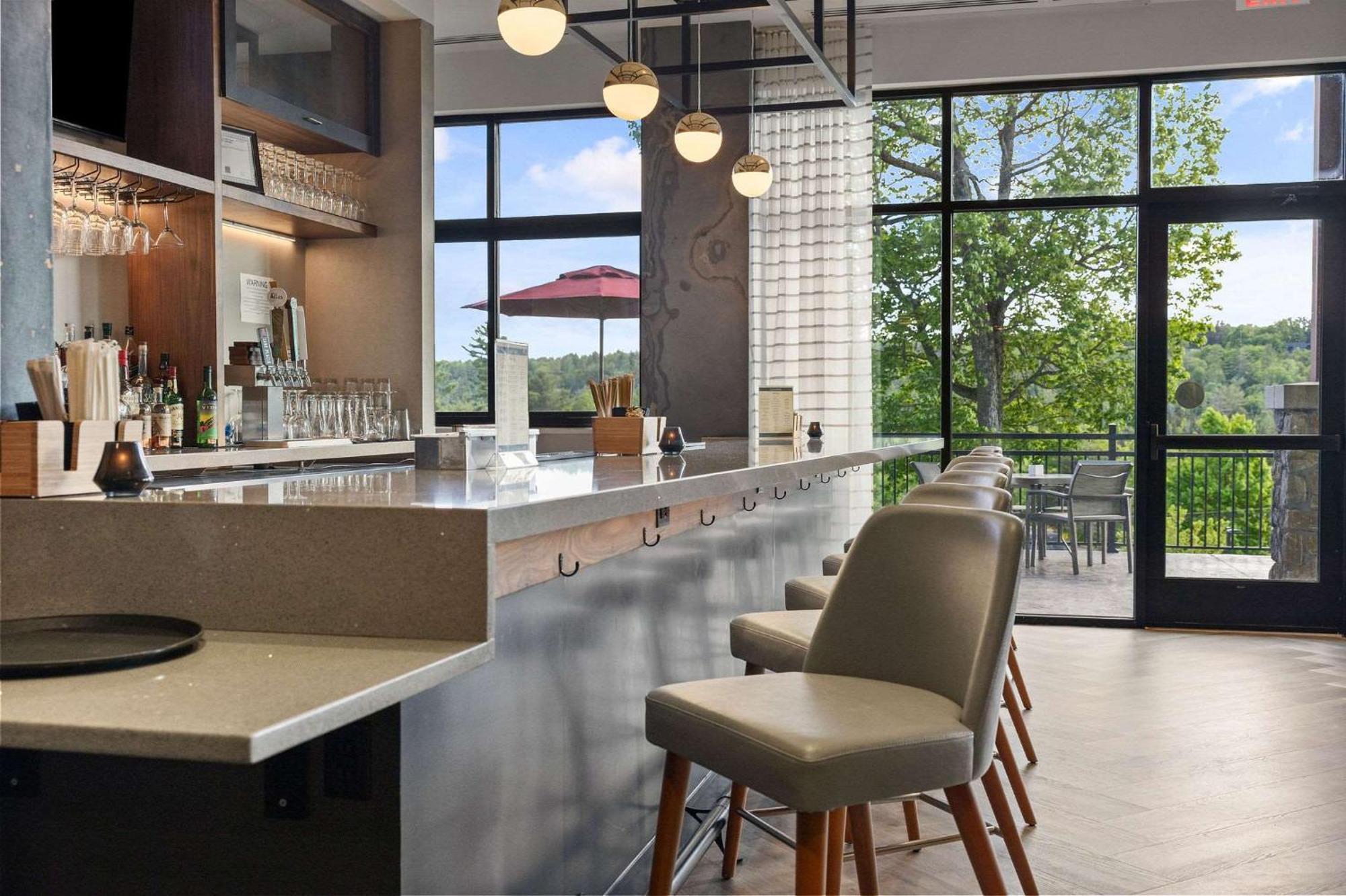 Cambria Hotel Lake Placid - Lakeside Resort Екстер'єр фото
