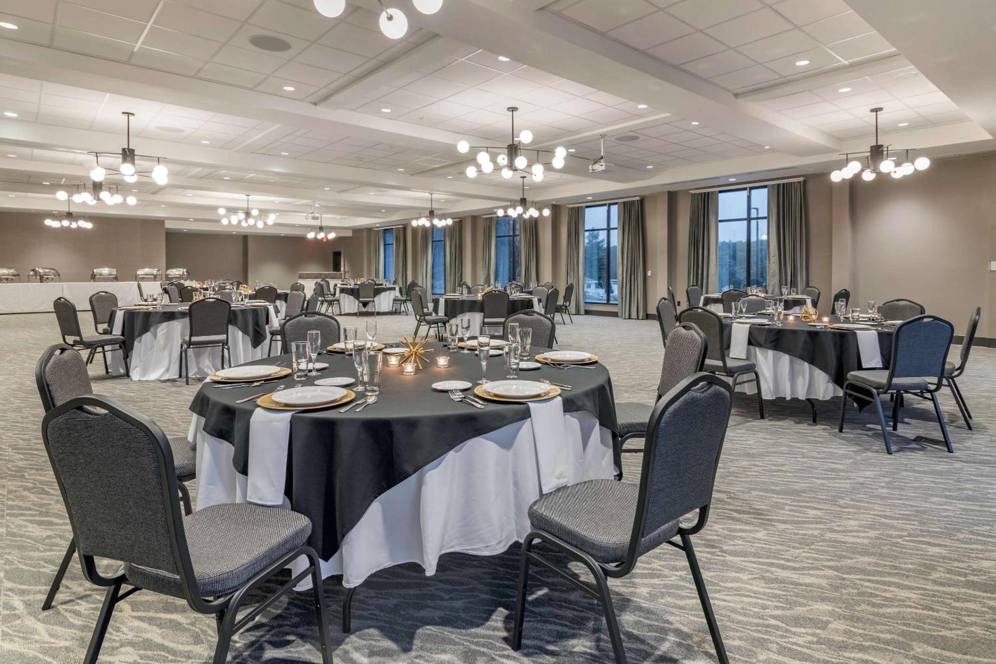 Cambria Hotel Lake Placid - Lakeside Resort Екстер'єр фото