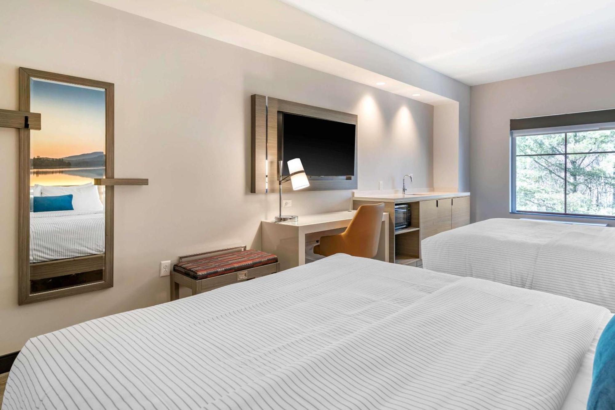 Cambria Hotel Lake Placid - Lakeside Resort Екстер'єр фото