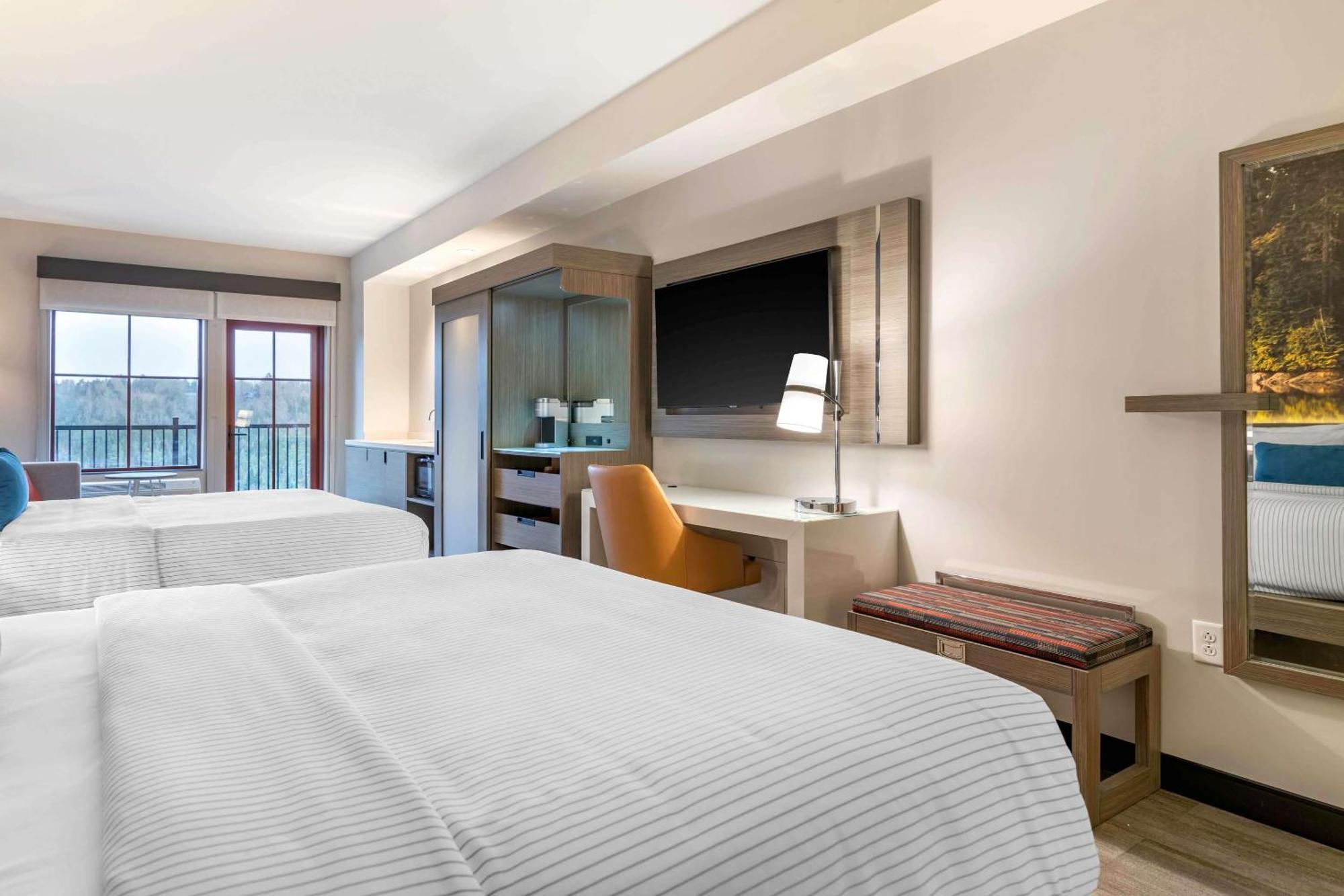 Cambria Hotel Lake Placid - Lakeside Resort Екстер'єр фото