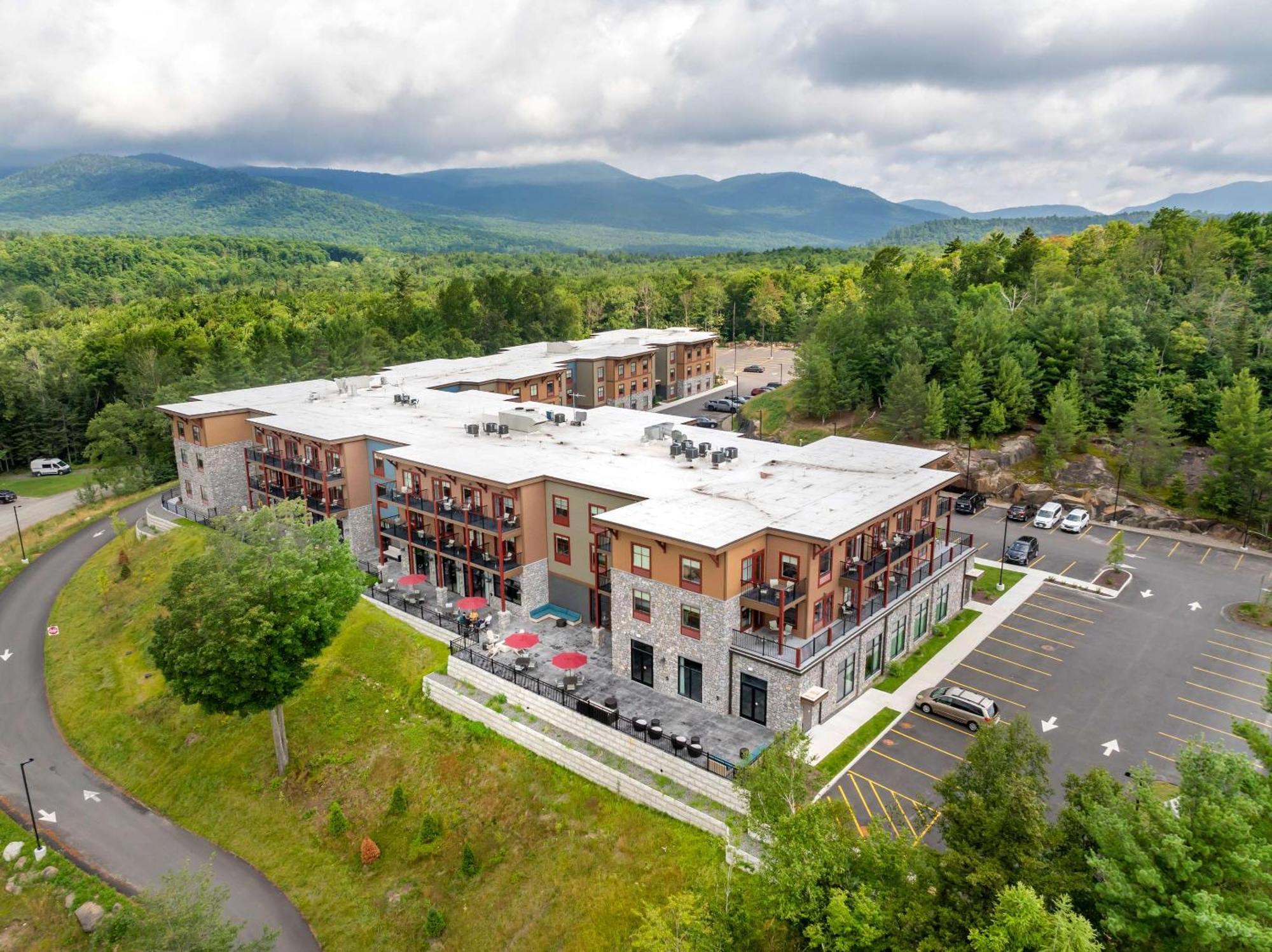 Cambria Hotel Lake Placid - Lakeside Resort Екстер'єр фото