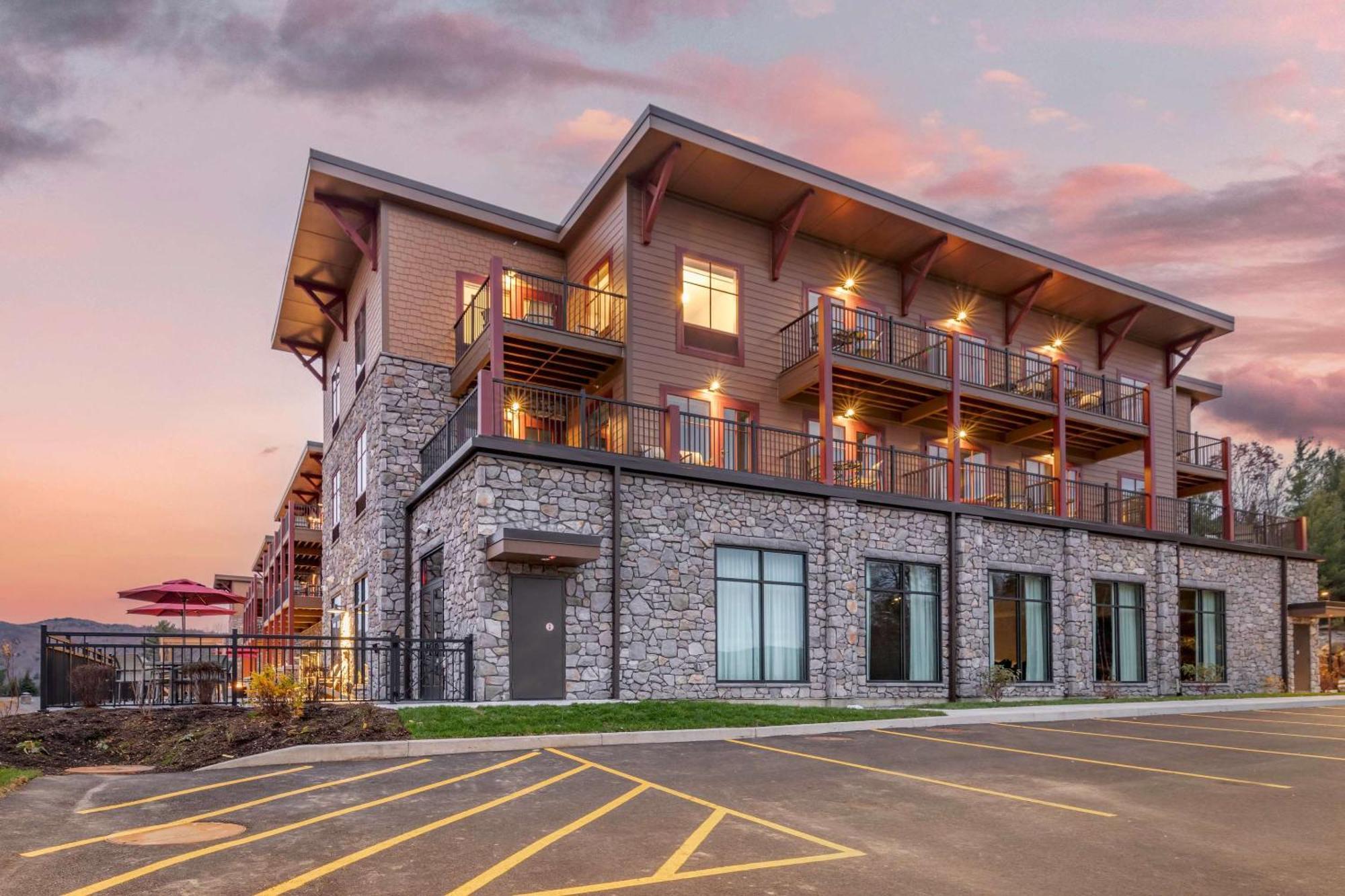 Cambria Hotel Lake Placid - Lakeside Resort Екстер'єр фото