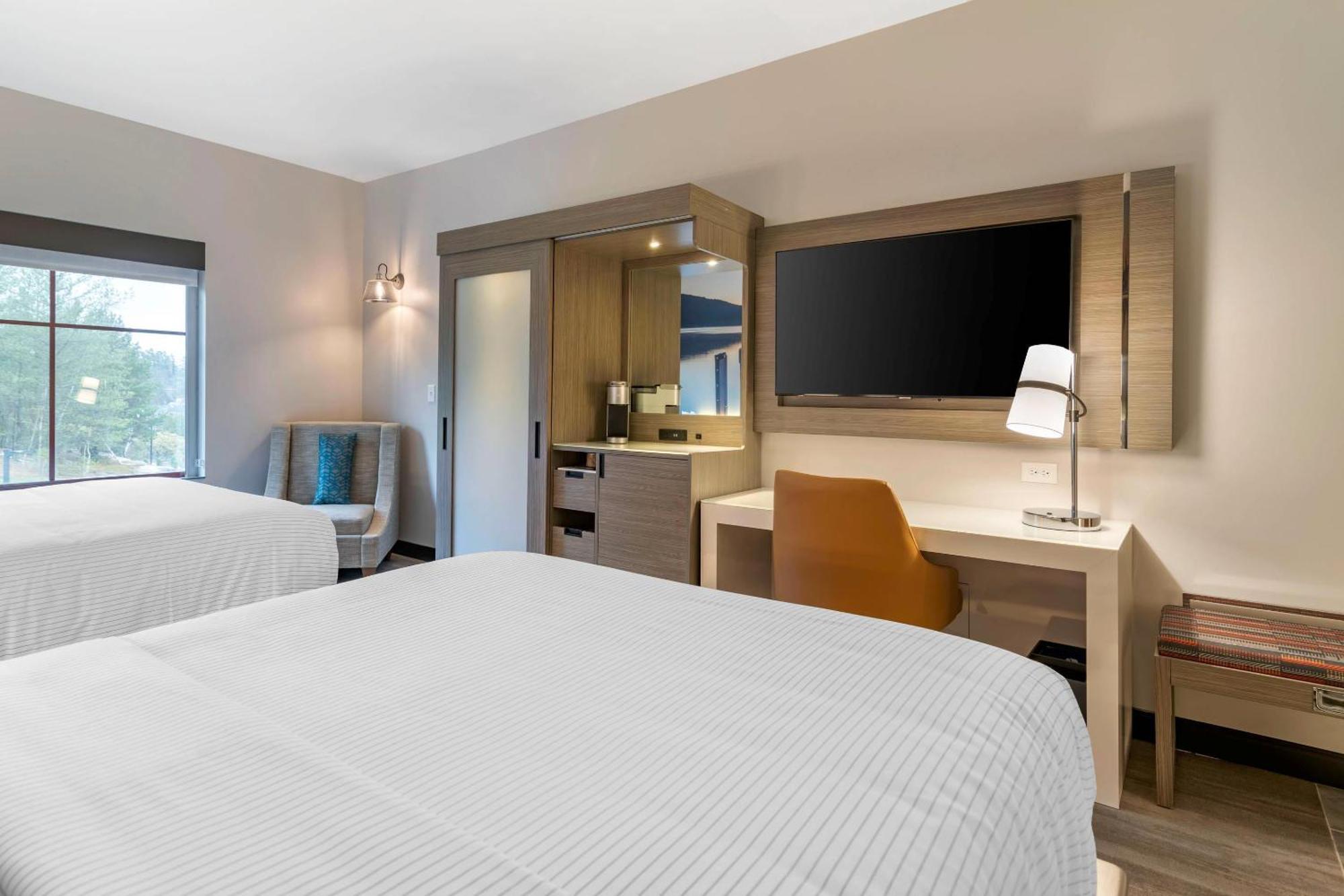 Cambria Hotel Lake Placid - Lakeside Resort Екстер'єр фото