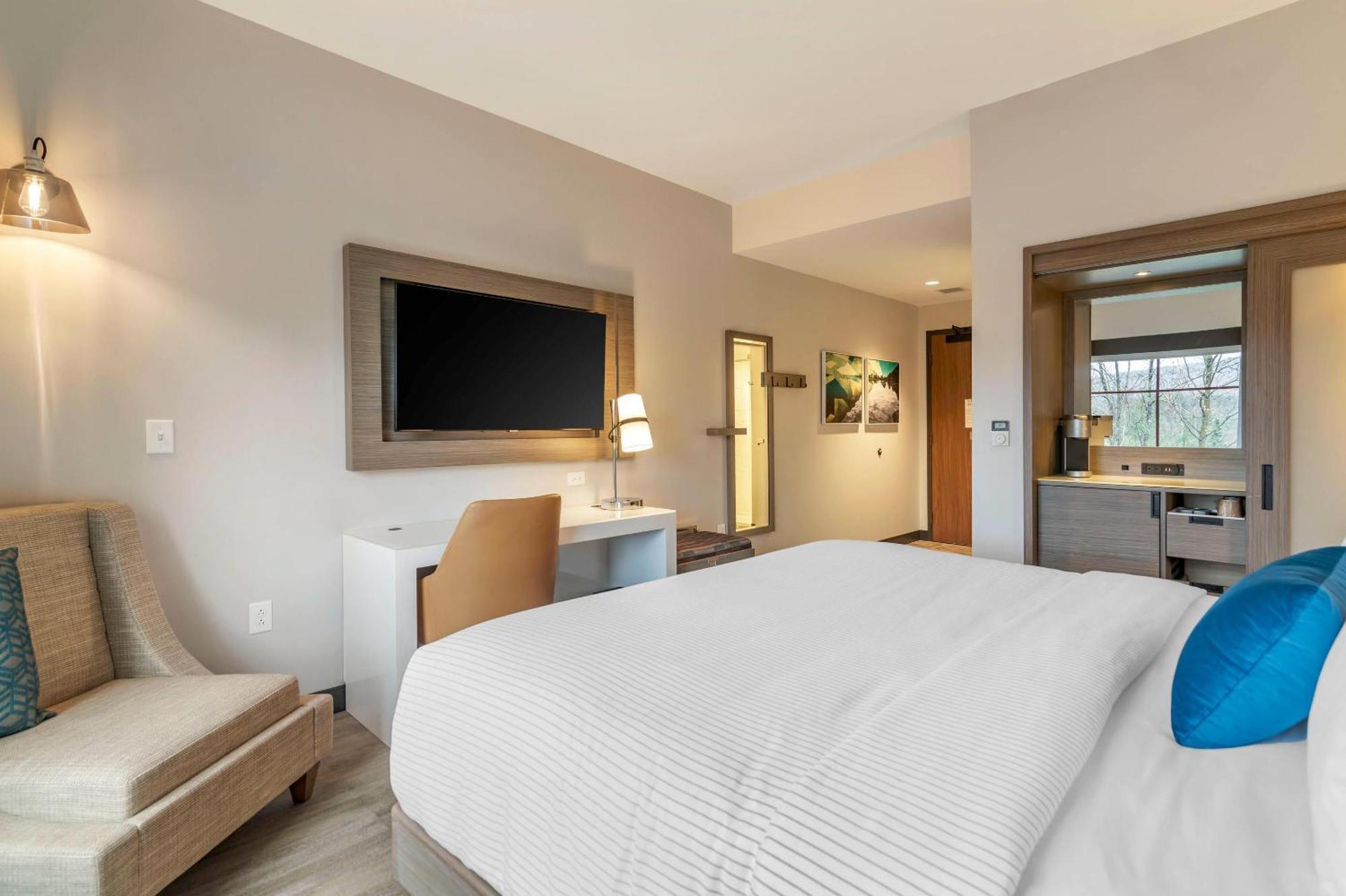 Cambria Hotel Lake Placid - Lakeside Resort Екстер'єр фото